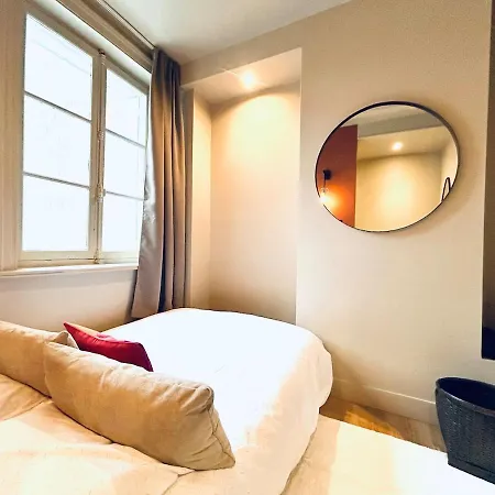 Les Bains Apartment *