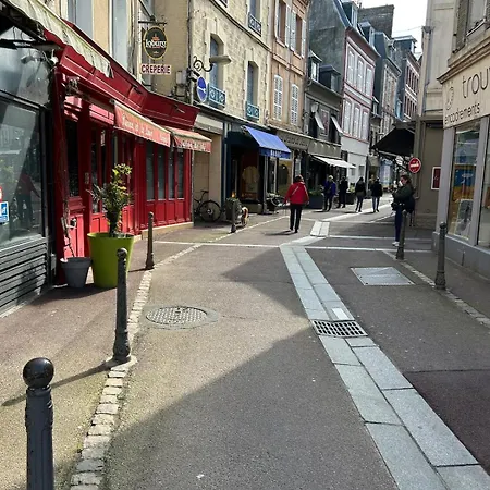 Les Bains شقة *